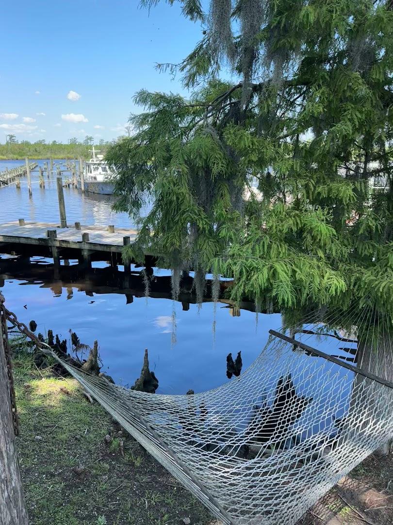 Capt. Bob Beck's Marina Cafe